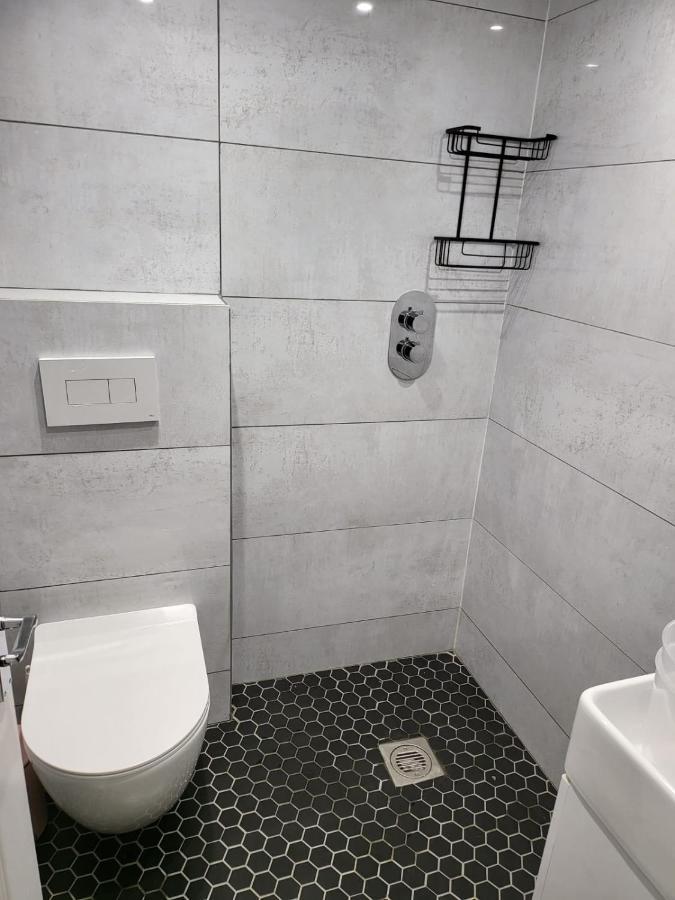 런던 Fancy Basement Flat B 아파트 외부 사진
