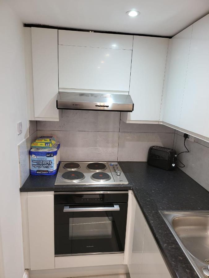 런던 Fancy Basement Flat B 아파트 외부 사진