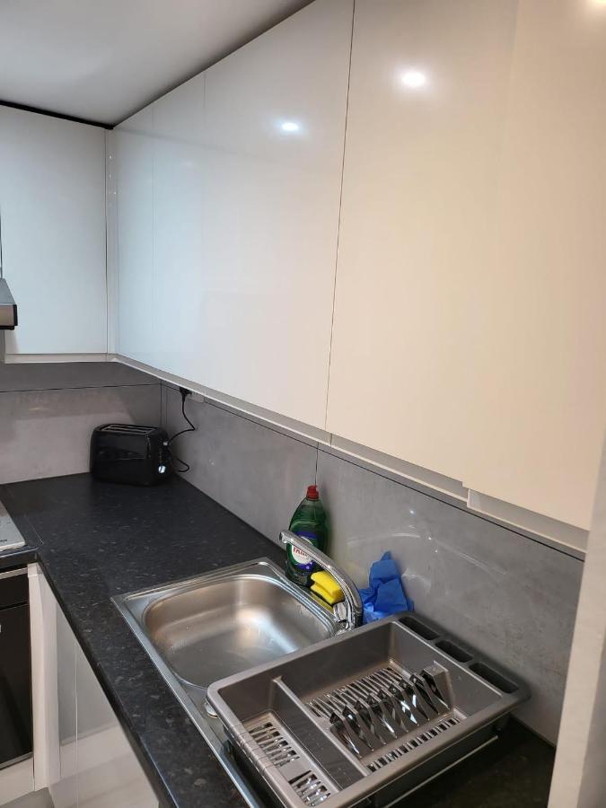 런던 Fancy Basement Flat B 아파트 외부 사진