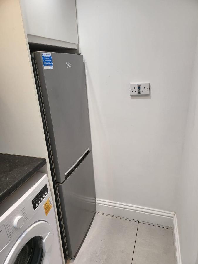 런던 Fancy Basement Flat B 아파트 외부 사진