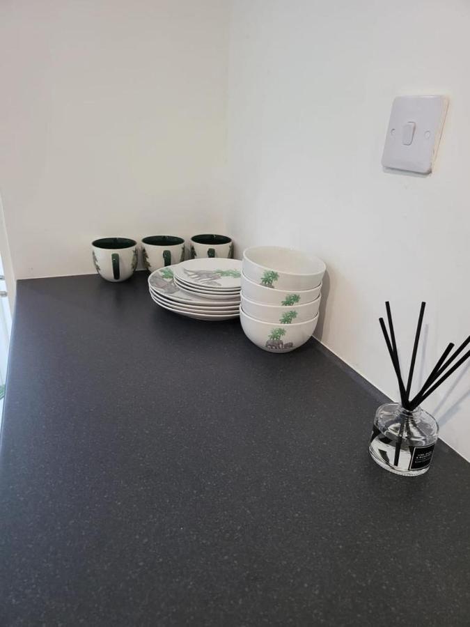 런던 Fancy Basement Flat B 아파트 외부 사진
